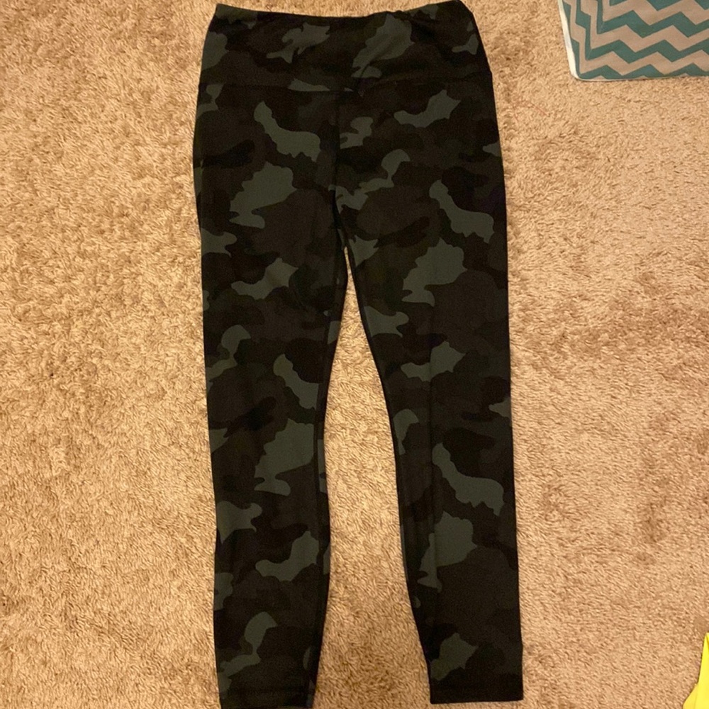 90 degree camo leggings size M